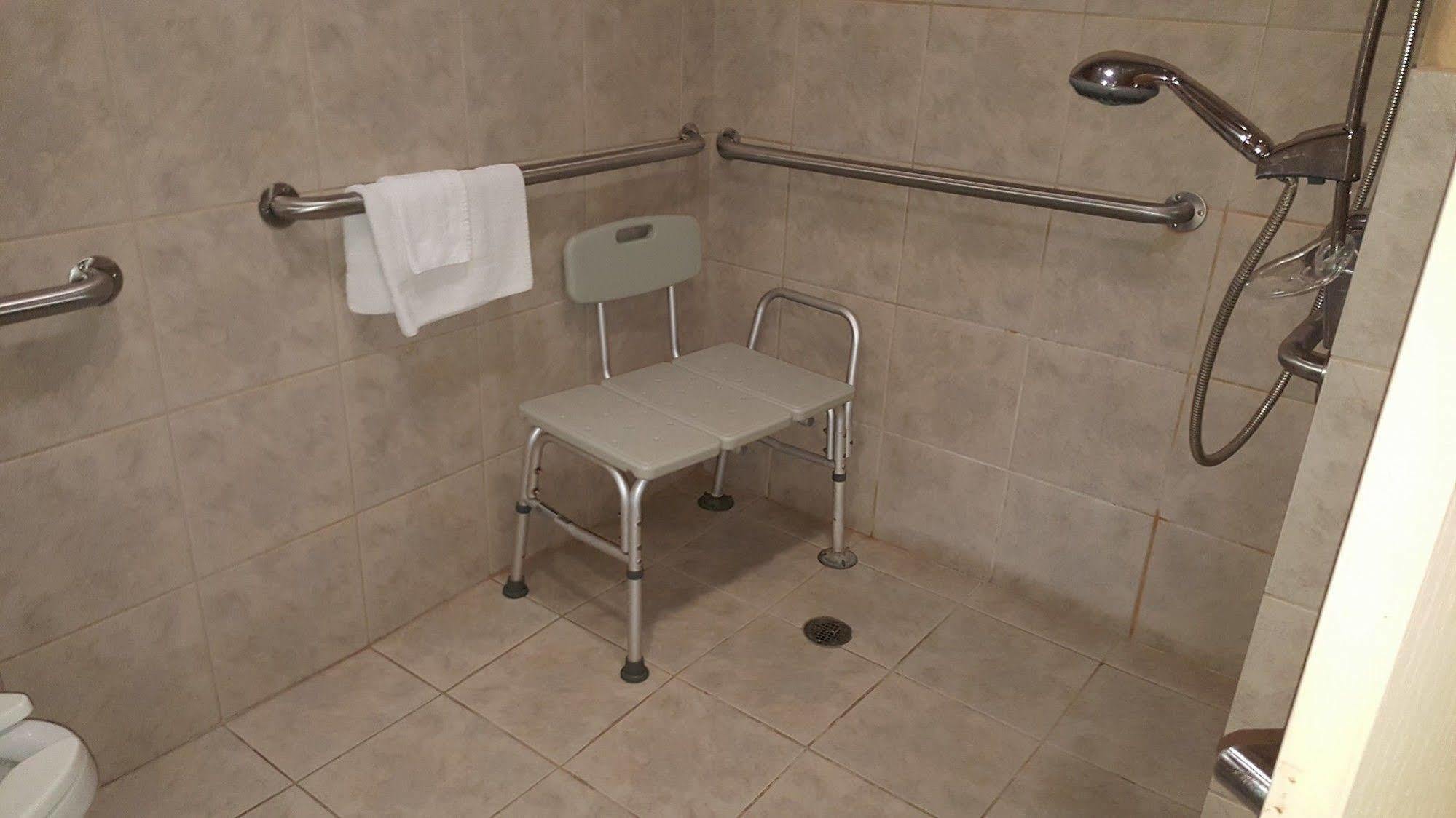 Budgetel Inn And Suites Hearne Bagian luar foto